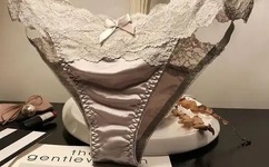 双指探洞感觉要飞了